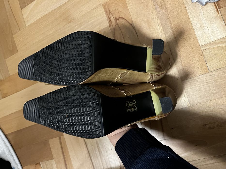 Токчета от естествена кожа