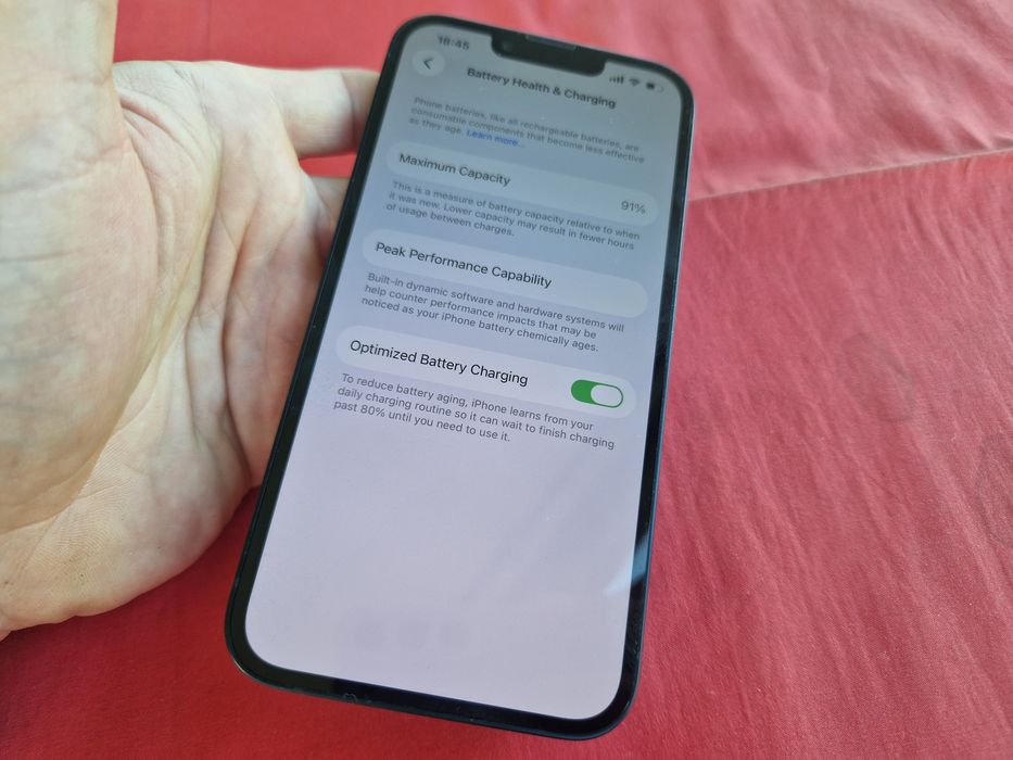 -Iphone 14 ca Nou Black 128Gb 8Ram Bat: 92% ireprosabil stare perfecta poze reale doar telefonul nici o reparatie/interventie aplicatie MDM dezactivat