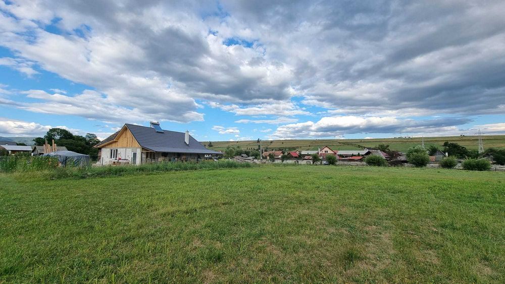 Teren intravilan Toplita, drum asfaltat, 5 minute de centru -3 loturi