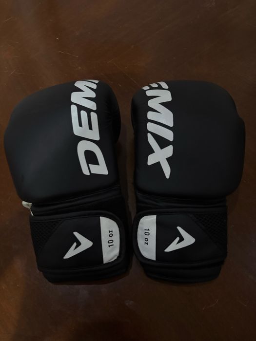 боксерские перчатки