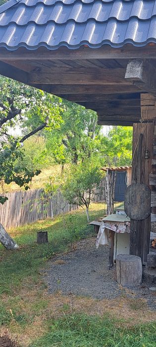 Vand teren si constructie rustica