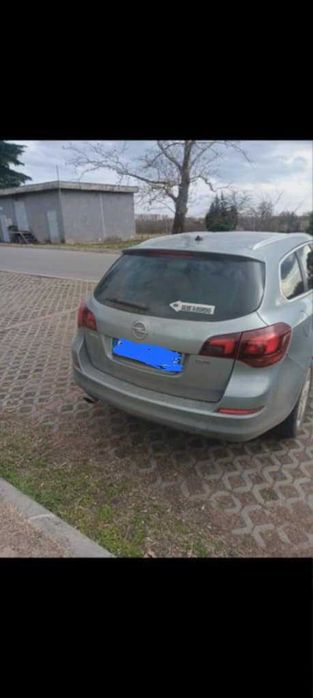 Продавам Opel Astra J 2.0 CDTI