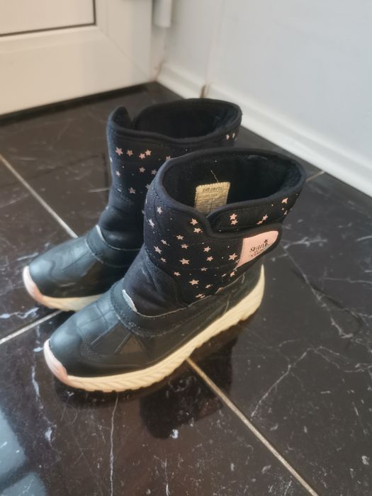 Vand ghete noi mărimea 32