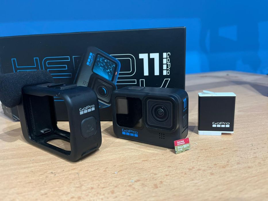 GoPro Hero 11 Black + Media Mod