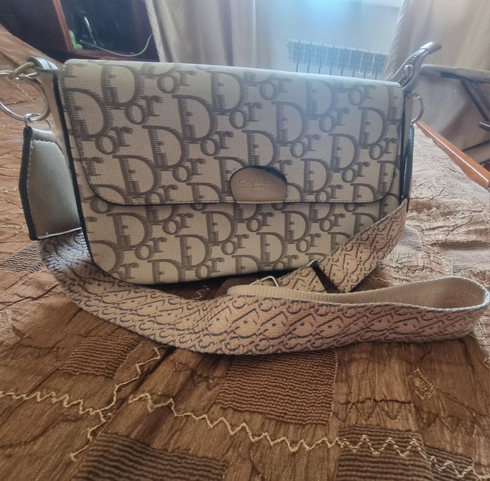 Продам сумочки женские