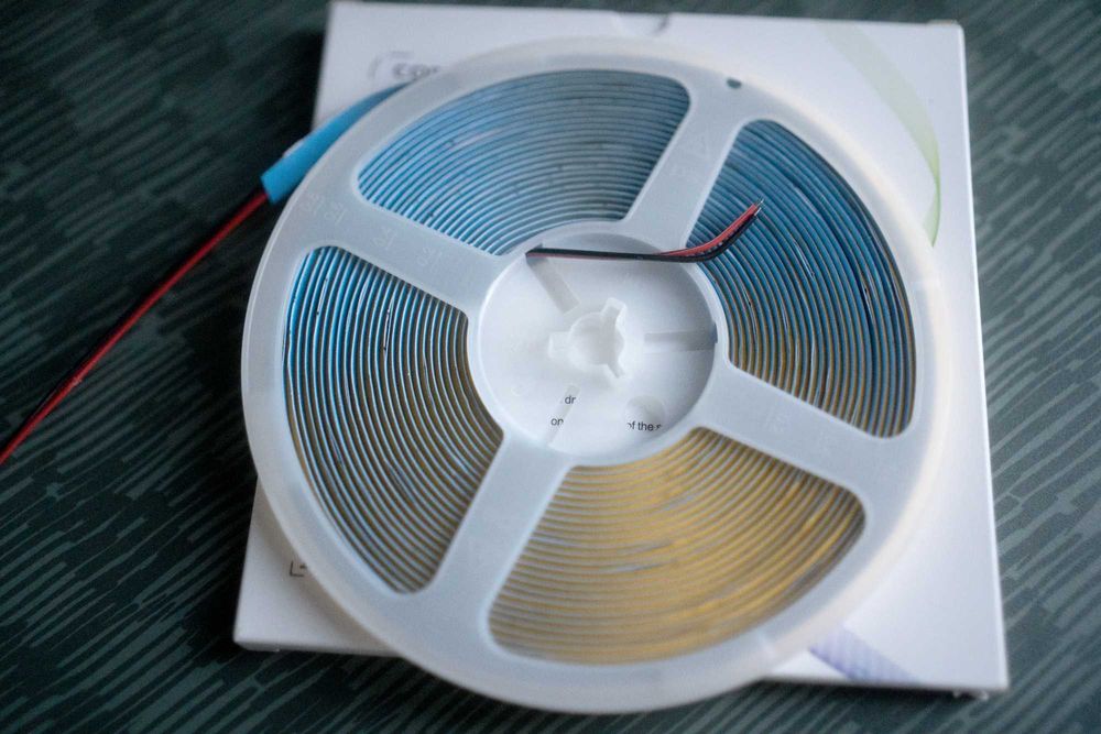 Bandă LED COB 110V 3000K 10W – 100m, lumină continuă, 9 lei/m