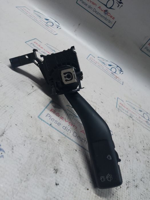 Maneta stergatoare Volkswagen Golf 5 2008