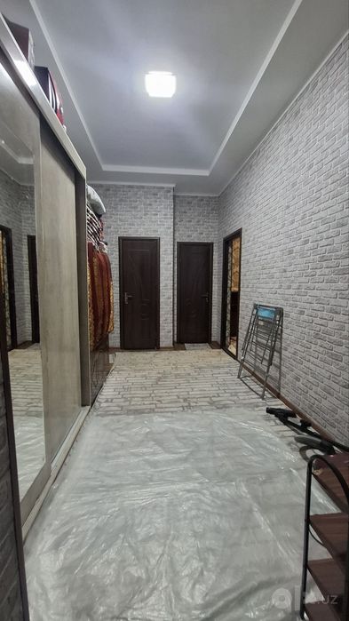 7-17  maktab oldida 10 mikrayon
