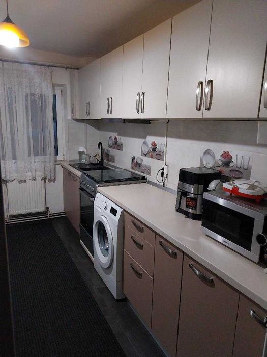 Apartament 3 camere decomandat/2bai