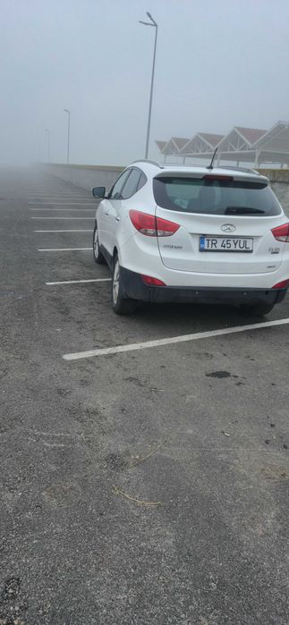 Vând Hyundai ix35
