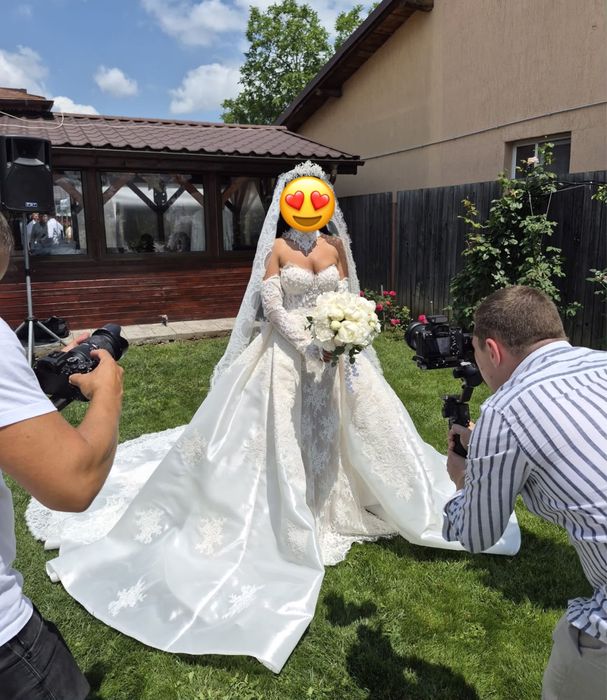 Rochie mireasă cu trenă detasabila
