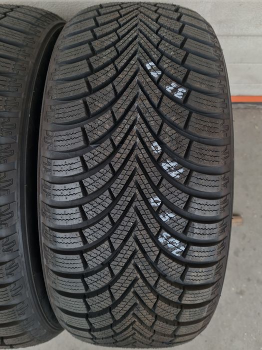 Нови зимни гуми 2 броя MAXXIS Premitra 205 50 R17