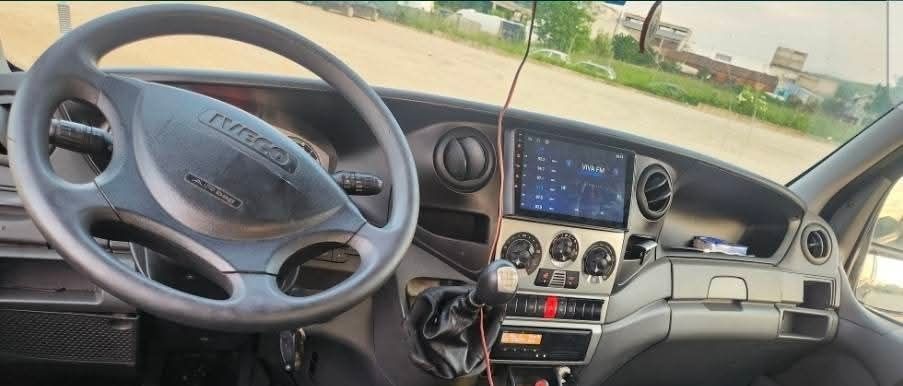 Autoplatforma iveco daily 3.0 diesel eur 5 2011 echipata extern fiscal