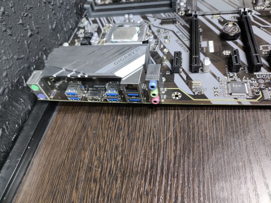Gigabyte Z390D+i5 9400F