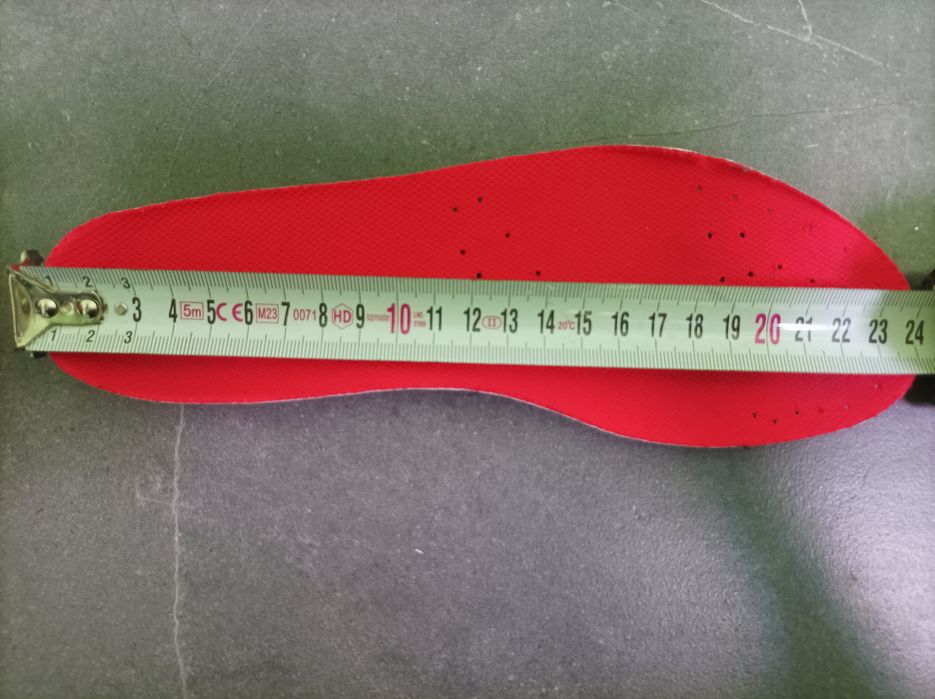 Детски обувки за футбол