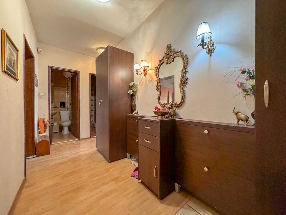 Продава се Тристаен апартамент в Бургас, Лазур - 104 кв.м за 2068 €/кв.м - Снимка #8
