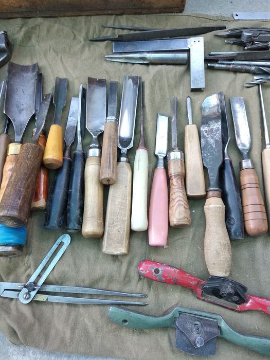 Ассаломалекум инструментлар сотилади яхши холатда