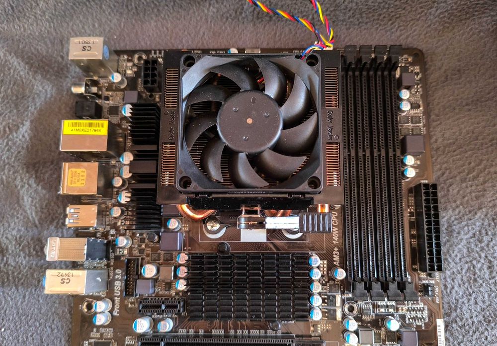 8-ядрен комплект: AMD FX-8350 (4.2GHz) + Дъно ASRock 970 Extreme3 + Ох