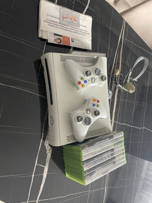 Vînd xbox 360 cu jocuri