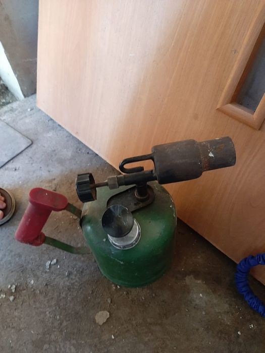 Продам паяльник лампу