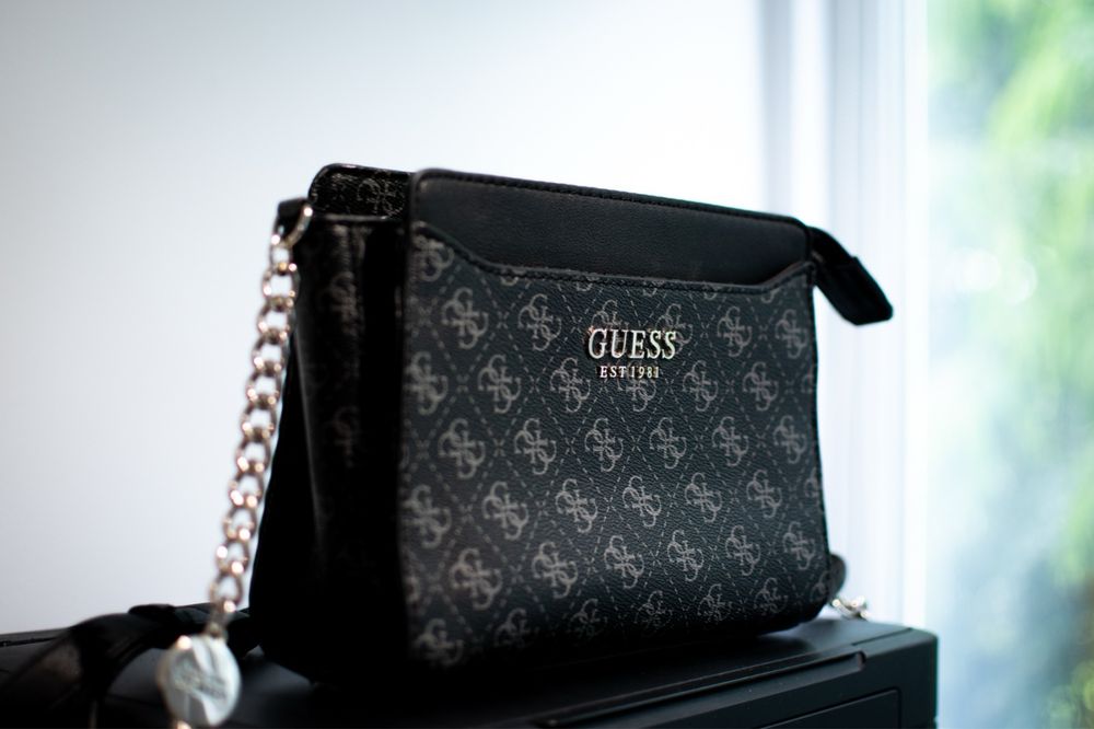 Geanta Crossbody GUESS Est.1981