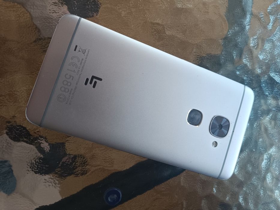 Продам телефон...