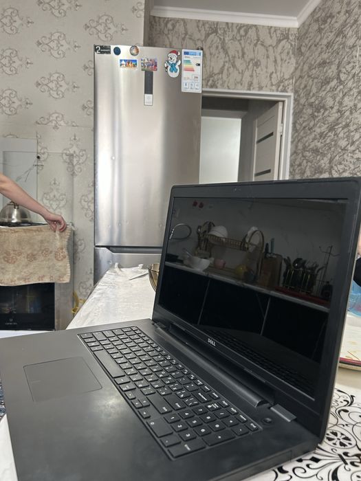 Ноутбук DELL чоткы степ тур