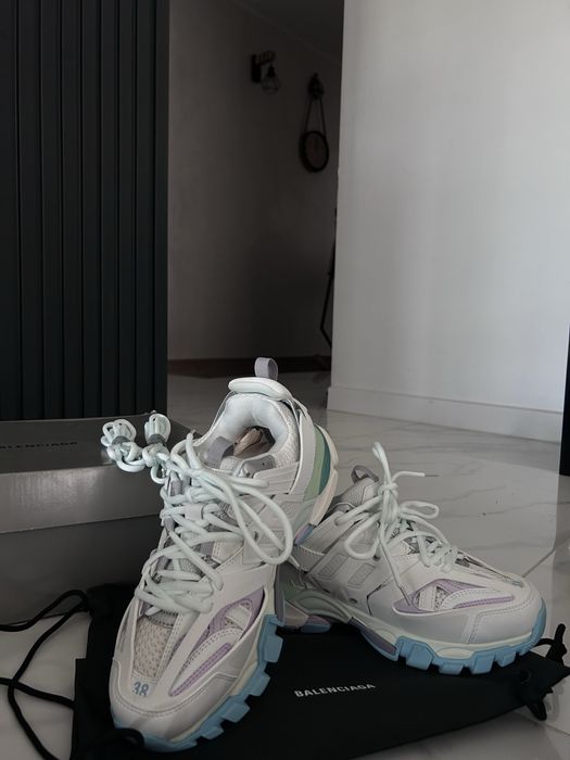 Чисто нови BALENCIAGI