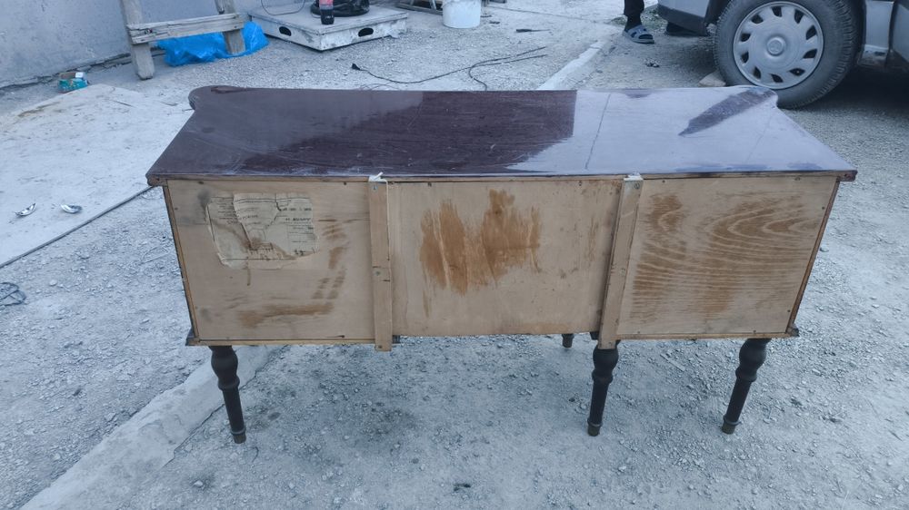 Стариный стол...