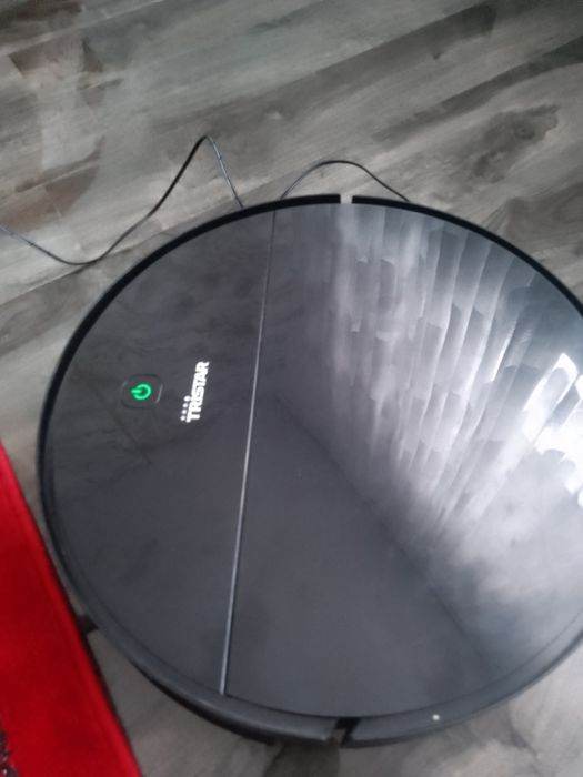 Robot aspirator – folosit de câteva ori, stare foarte bună