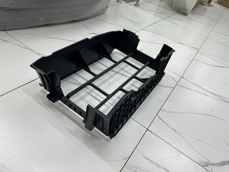 Kia Seltos диффузор радиатора