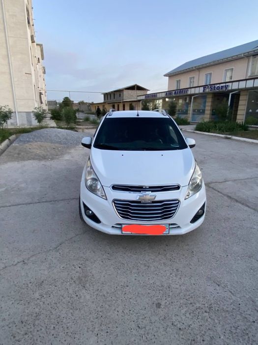 Chevrolet spark sotiladi srochnaga