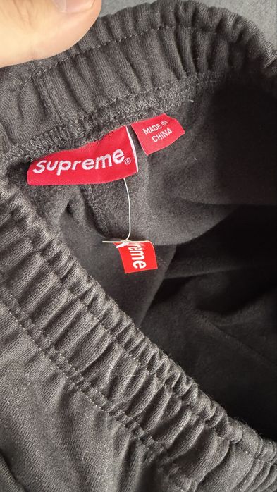 Supreme долнища
