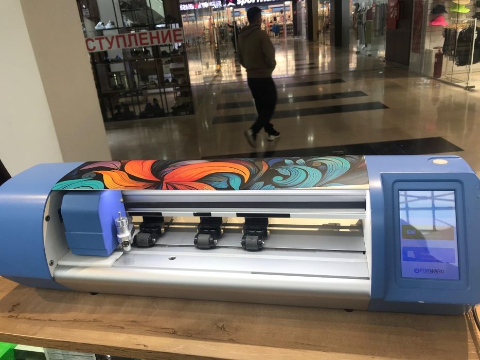 Продается плоттер Forward для установки плёнки на смартфоны и планшеты