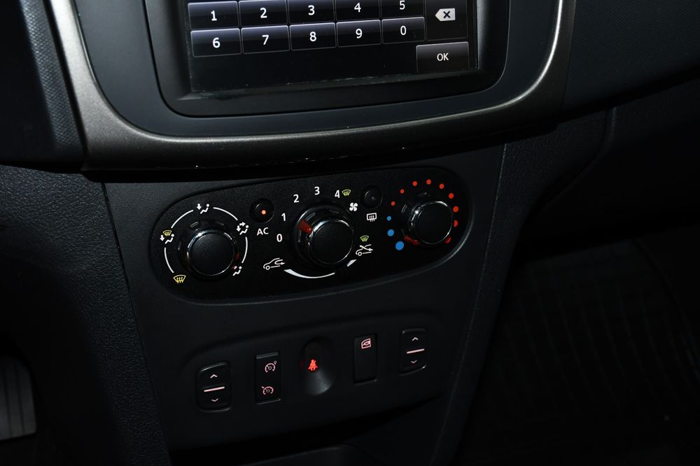 Dacia logan mcv 0.9 benzina   90 cp model 2014  4490euro