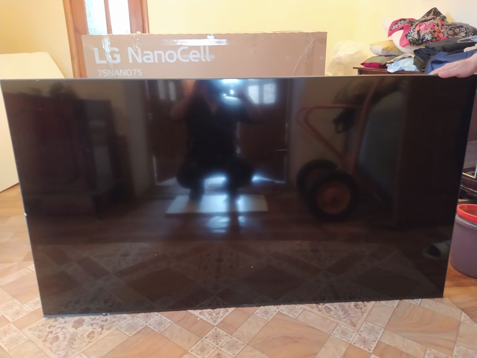 Телевизор SAMSUNG 176 см( 70 д) на запчасти.