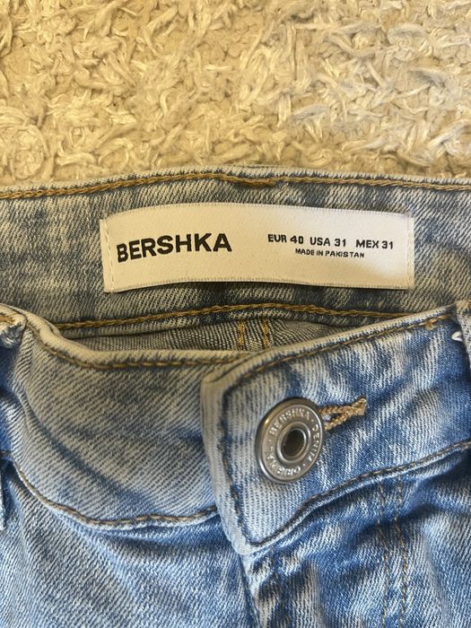 Продавам дънки размер eur40 Bershka
