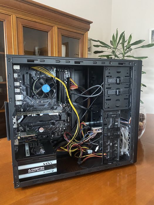 PC Gaming de buget | Intel i5 8400 | GTX 1050 OC 8GB RAM | 750GB SSD