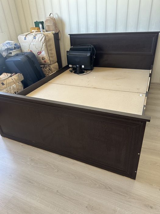 Продам двухспальную Кровать срочно
