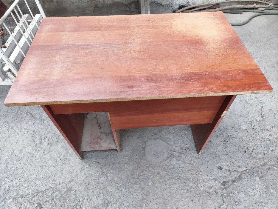 Компьютерный стол в количестве