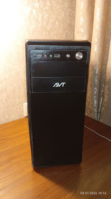 Компьютер, системный блок, клавиатура