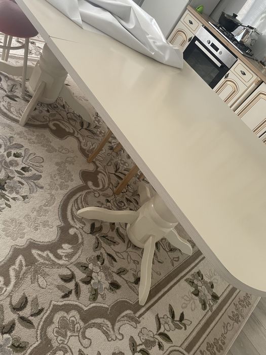 Стол орындықтарымен