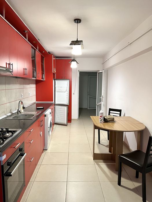 De închiriat - apartament str. Victoriei