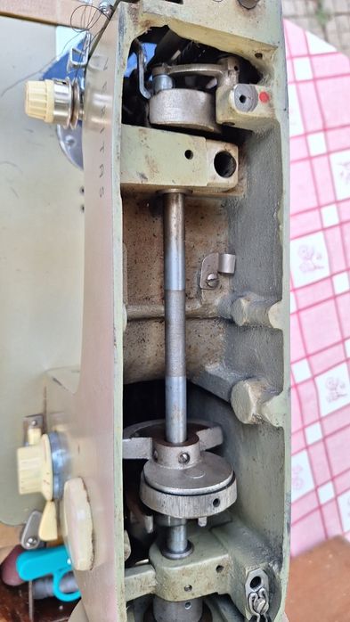 Ретро ръчна шевна машина Veritas