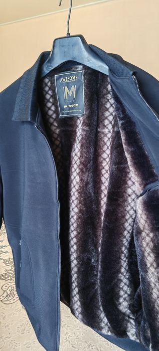 Куртка тёплый продаётся