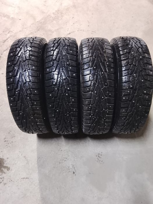 Продам зимние шины с шипами