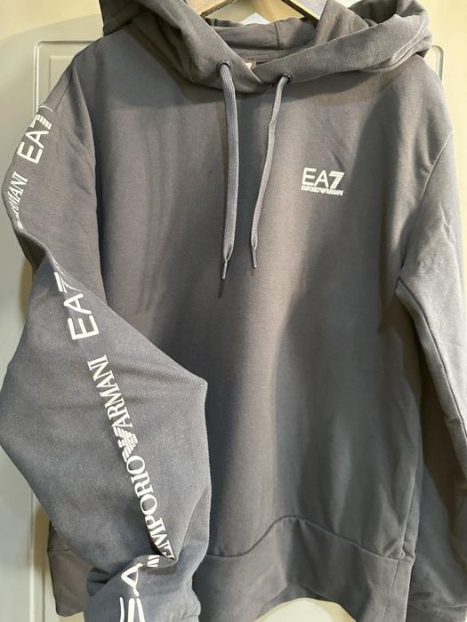 Armani дамско худи