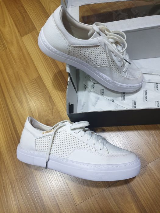 Продам кросовки турецкие