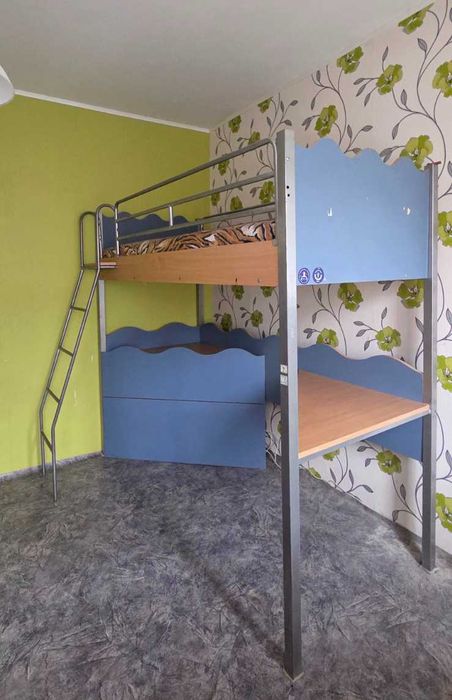 Детско двуетажно легло с ракла и плот-бюро