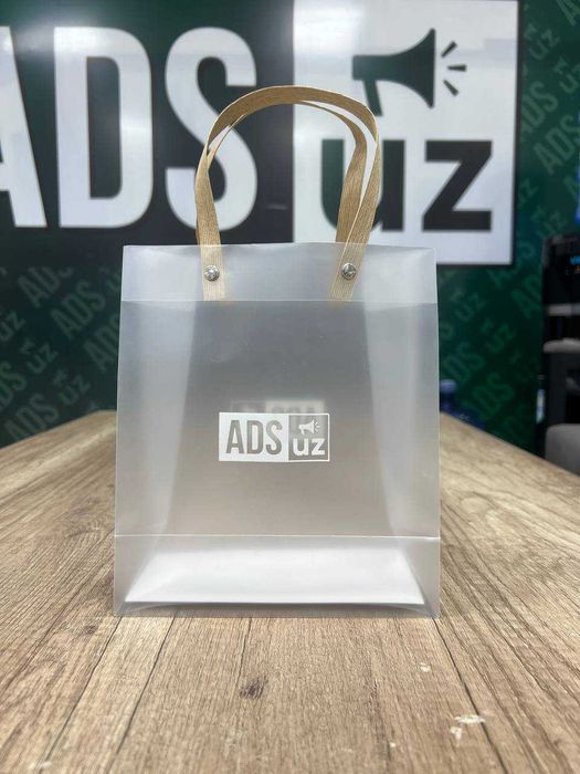 Shaffof paketlar sizning logoyingiz bilan